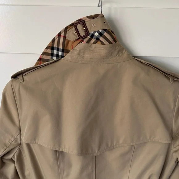 Burberry Chelsea Mid length Trench - Picture 4 of 11